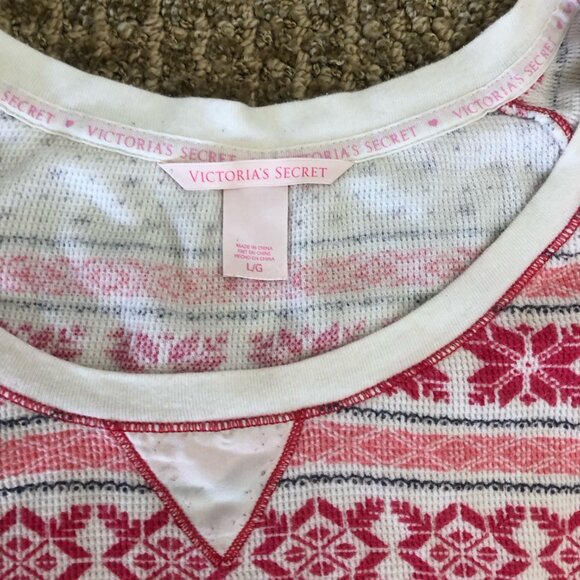 Victoria's Secret Christmas PJ Set - Picture 4 of 8